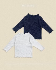 OOTTBEBE Wavy Flower Neck Top